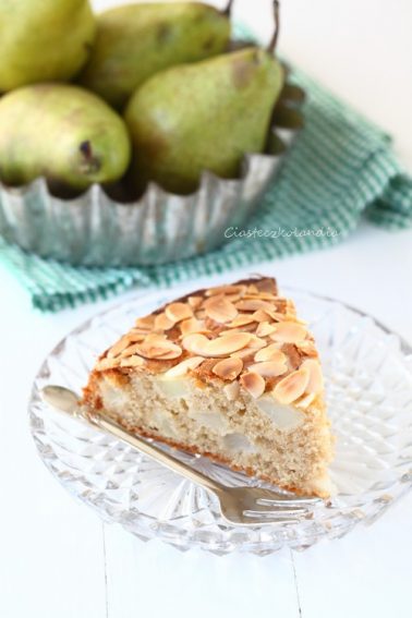 ciasto migdałowe z gruszkami