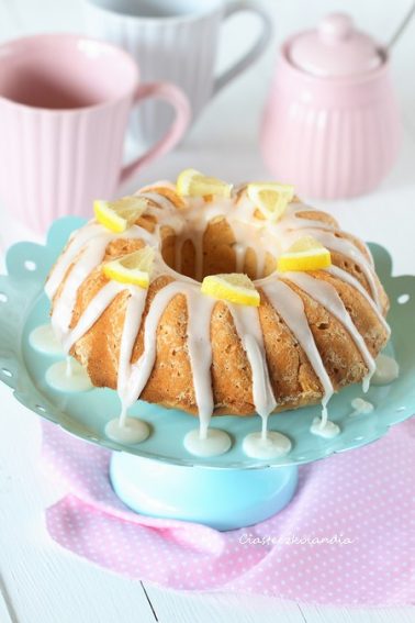 babka cytrynowa z lukrem