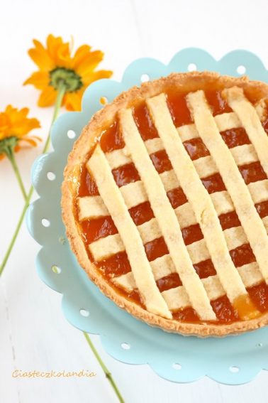crostata z dżemem morelowym