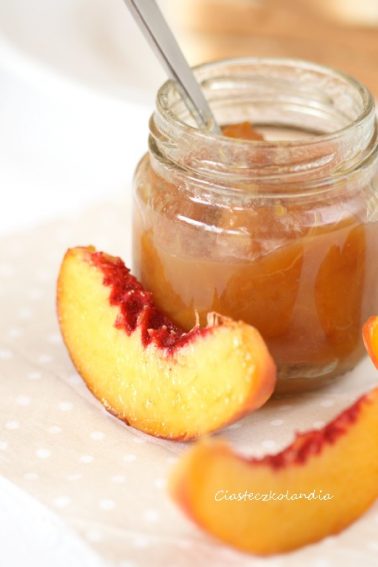 dżem brzoskwiniowy z brązowym cukrem