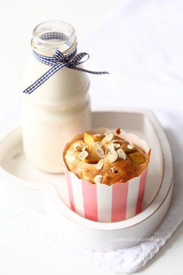 muffiny z brzoskwiniami