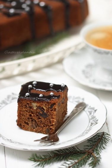 piernik z daktylami