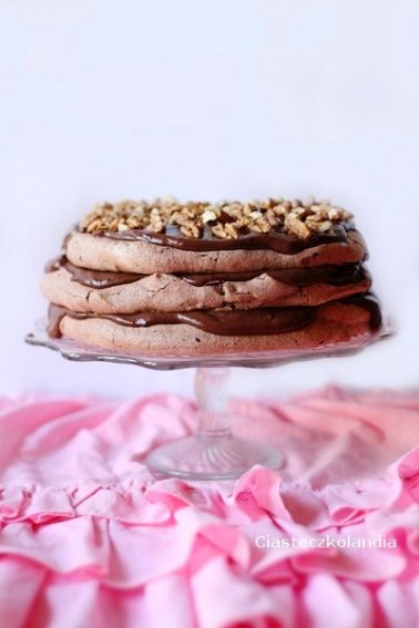 tort bezowy czekoladowy